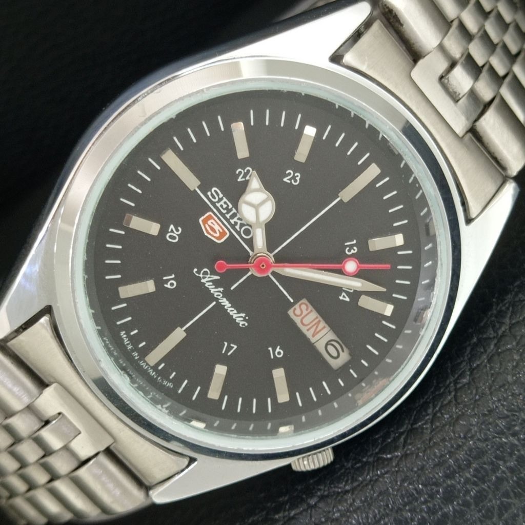 Vintage 1989 Seiko Automatic Mens Silver Watch WDaydate  Red Accents